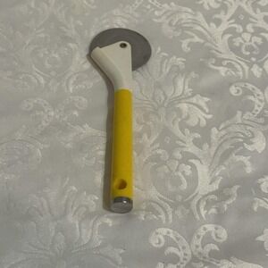 Vtg BONNY Stainless 8" Pizza Wheel Pie Dough Cutter Slicer~yellow Handle~UTENSIL